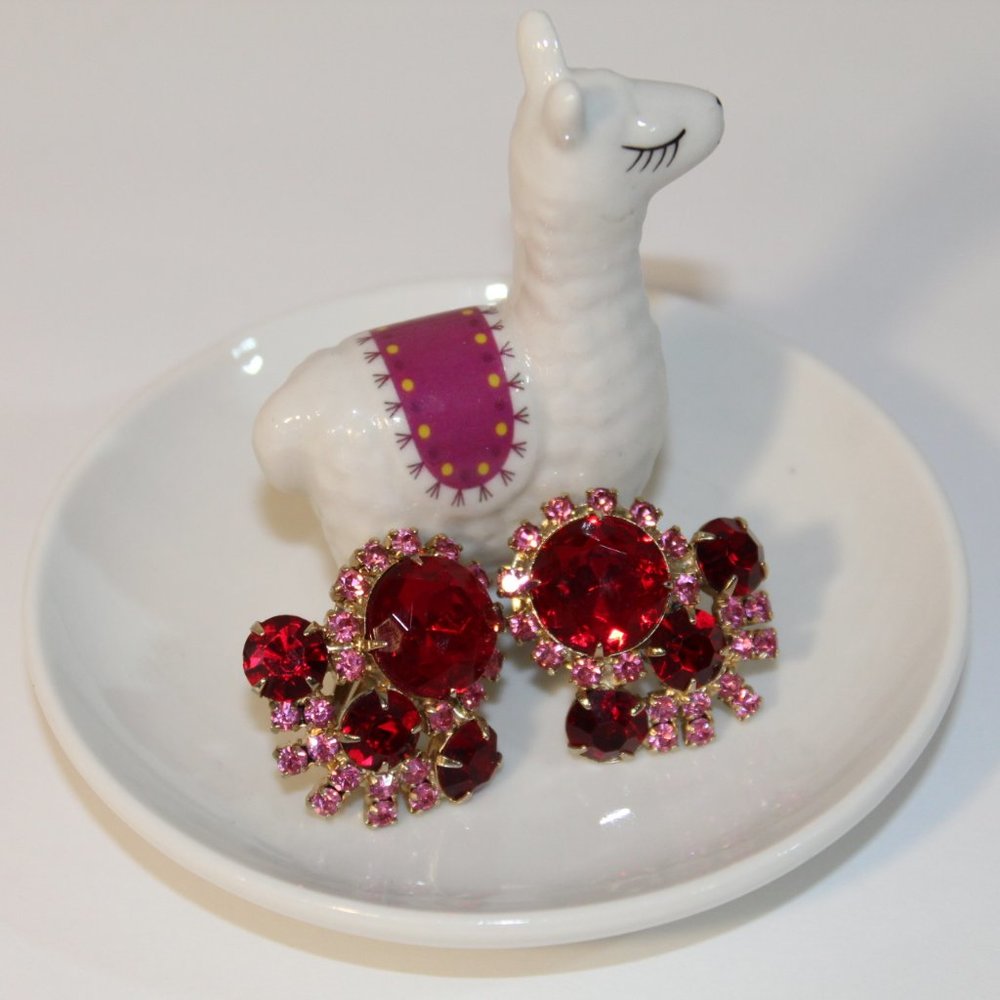 Vintage Vtg Rhinestone Earrings Clip On Red Pink